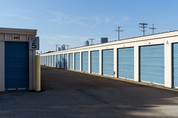 Top critères pour louer une box de stockage sécurisée à Lille